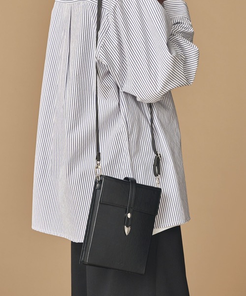 ADAMASTE（アダマスト）の「シンセティックレザーショルダーバッグ（ショルダーバッグ・メンズ・ブラック・FREE）」の2枚目の写真