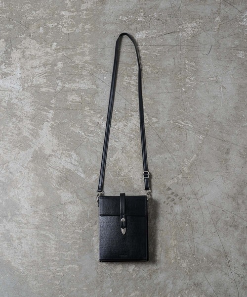 ADAMASTE（アダマスト）の「シンセティックレザーショルダーバッグ（ショルダーバッグ・メンズ・ブラック・FREE）」の6枚目の写真