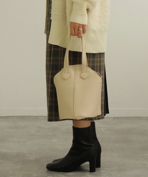 AULI（アウリィ）の「【2WAY】バケット型ショルダー/ハンドバッグ（ショルダーバッグ・レディース・ライトグレー/ブラック/キャメル・FREE）」の3枚目の写真