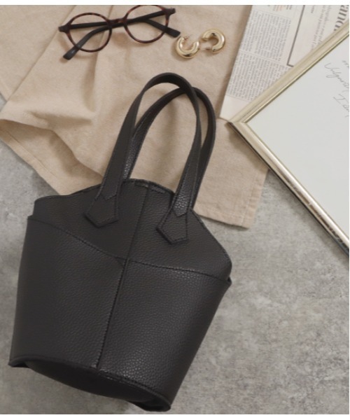 AULI（アウリィ）の「【2WAY】バケット型ショルダー/ハンドバッグ（ショルダーバッグ・レディース・ライトグレー/ブラック/キャメル・FREE）」の2枚目の写真