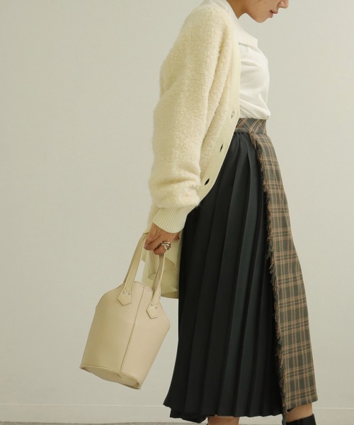 AULI（アウリィ）の「【2WAY】バケット型ショルダー/ハンドバッグ（ショルダーバッグ・レディース・ライトグレー/ブラック/キャメル・FREE）」の4枚目の写真