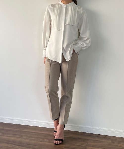 JUNOAH（ジュノア）の「アシンメトリーケープブラウス（シャツ/ブラウス・レディース・ホワイト/テラコッタ/ベージュ/ネイビー/ブラック/カーキ/ブルー/グリーン・X-LARGE/LARGE/MEDIUM）」の11枚目の写真