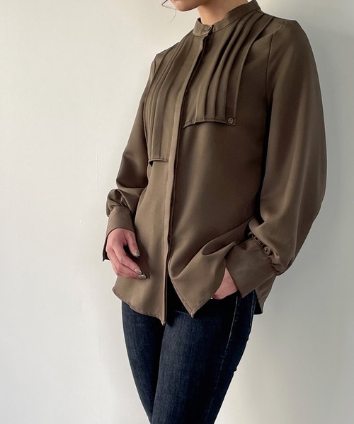 JUNOAH（ジュノア）の「アシンメトリーケープブラウス（シャツ/ブラウス・レディース・ホワイト/テラコッタ/ベージュ/ネイビー/ブラック/カーキ/ブルー/グリーン・X-LARGE/LARGE/MEDIUM）」の12枚目の写真