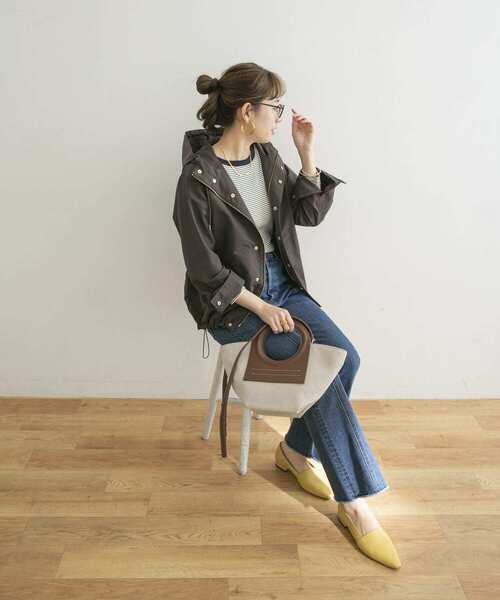 URBAN RESEARCH（アーバンリサーチ）の「グログランナイロンミディ丈パーカー（ブルゾン・レディース・チャコールグレー/キャメル・FREE）」の6枚目の写真