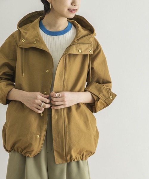 URBAN RESEARCH（アーバンリサーチ）の「グログランナイロンミディ丈パーカー（ブルゾン・レディース・チャコールグレー/キャメル・FREE）」の7枚目の写真
