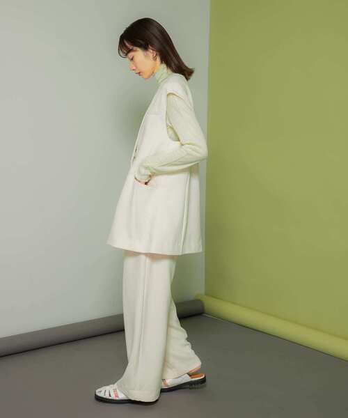 KBF（ケイビーエフ）の「ラウンドノーカラーベスト（その他アウター・レディース・アイボリー/ネイビー/ベージュ・ONE）」の10枚目の写真