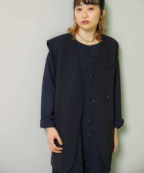 KBF（ケイビーエフ）の「ラウンドノーカラーベスト（その他アウター・レディース・アイボリー/ネイビー/ベージュ・ONE）」の12枚目の写真