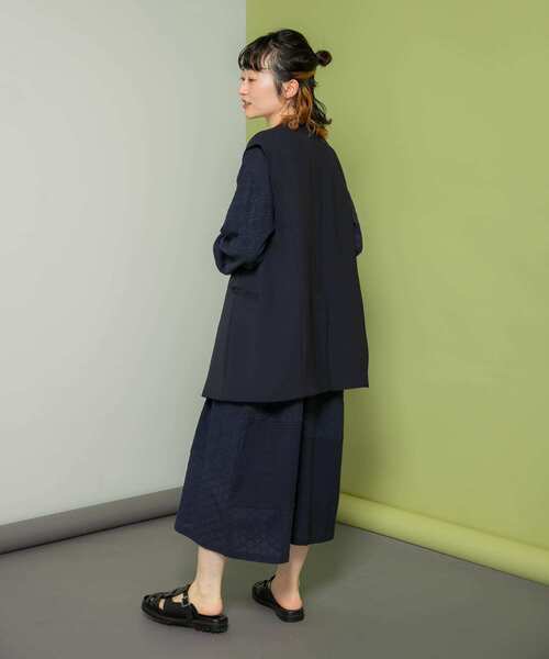 KBF（ケイビーエフ）の「ラウンドノーカラーベスト（その他アウター