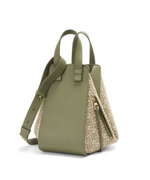 LOEWE（ロエベ）の「ハンモックバッグ スモール (アナグラムジャカード&カーフ)（ハンドバッグ・レディース）」