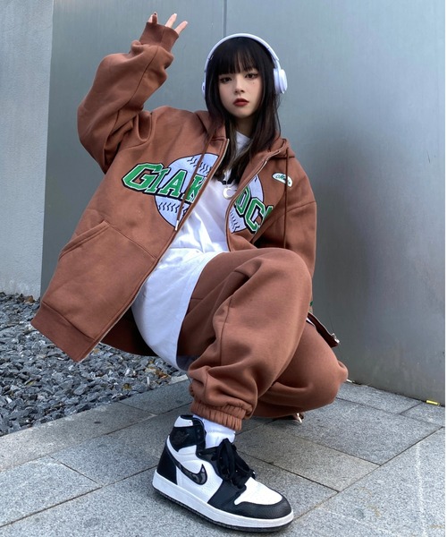 ARULE（アルール）の「A'GEM/9 × .kom『ARULE/アルール』アーチロゴ ベースボール グラフィック ジップアップパーカー（パーカー・レディース・ブラック/ブラウン/グリーン・L/M）」の8枚目の写真