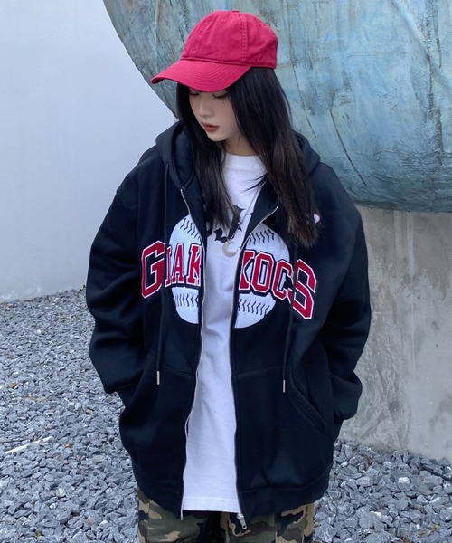 ARULE（アルール）の「A'GEM/9 × .kom『ARULE/アルール』アーチロゴ ベースボール グラフィック ジップアップパーカー（パーカー・レディース・ブラック/ブラウン/グリーン・L/M）」の4枚目の写真