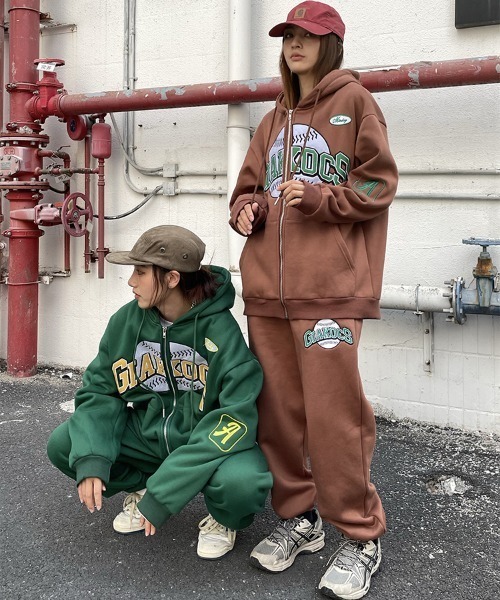 ARULE（アルール）の「A'GEM/9 × .kom『ARULE/アルール』アーチロゴ ベースボール グラフィック ジップアップパーカー（パーカー・レディース・ブラック/ブラウン/グリーン・L/M）」の15枚目の写真