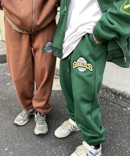 ARULE（アルール）の「A'GEM/9 × .kom『ARULE/アルール』アーチロゴ ベースボール グラフィック ジップアップパーカー（パーカー・レディース・ブラック/ブラウン/グリーン・L/M）」の17枚目の写真