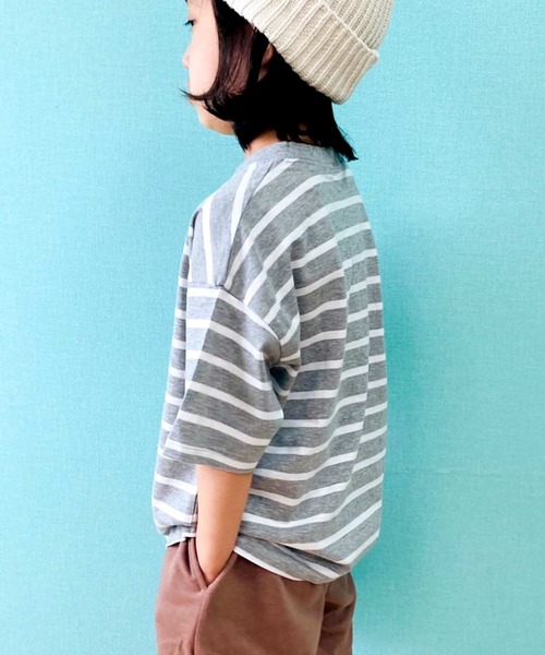 THE CASUAL（カジュアル）の「ビッグシルエット 先染めボーダー クルーネック半袖Tシャツ キッズ（Tシャツ/カットソー・キッズ・ブラック/ダークグリーン/ベージュ/ネイビー/オフホワイト/杢グレー/チャコール/モカ/ベージュ系/ブルー/ネイビー系/ラベンダー・110cm/120cm/130cm/140cm/150cm/160cm）」の14枚目の写真