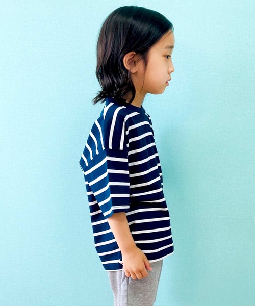 THE CASUAL（カジュアル）の「ビッグシルエット 先染めボーダー クルーネック半袖Tシャツ キッズ（Tシャツ/カットソー・キッズ・ブラック/ダークグリーン/ベージュ/ネイビー/オフホワイト/杢グレー/チャコール/モカ/ベージュ系/ブルー/ネイビー系/ラベンダー・110cm/120cm/130cm/140cm/150cm/160cm）」の15枚目の写真