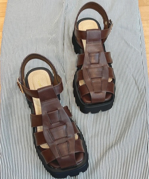 Sugar Sugar（シュガーシュガー）の「【SUGAR SUGAR シュガーシュガー】厚底グルカサンダル（サンダル・レディース・ブラック/シルバー/ベージュ/ダークブラウン・LL/S/M/L）」の2枚目の写真