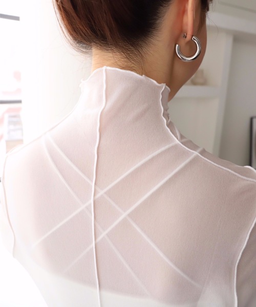 moment+(モーメントプラス)の「シアーハイネックメロー半袖プルオーバー(Tシャツ/カットソー・レディース・ブラック/オフホワイト・M)」の13枚目の写真
