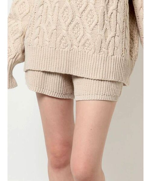 EVRIS（エヴリス）の「ニットショートパンツ【セットアップ着用可能】（その他パンツ・レディース・ブラック/ブルー/アイボリー/マスタード・FREE）」の2枚目の写真