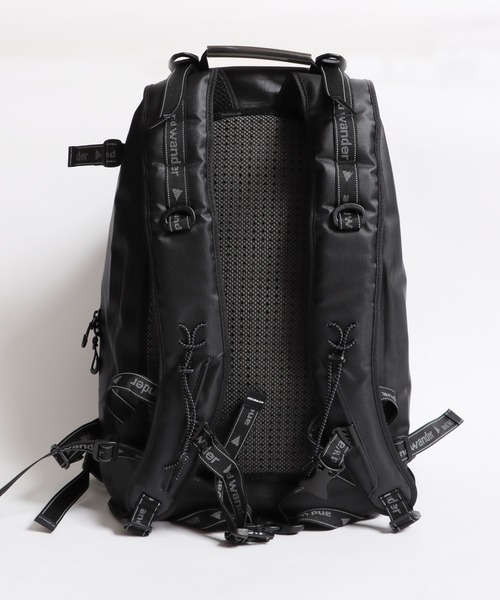 and wander（アンドワンダー）の「and wander/アンドワンダー waterproof daypack リュック（バックパック/リュック・メンズ・ブラック・FREE）」の4枚目の写真