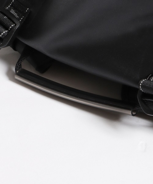 and wander（アンドワンダー）の「and wander/アンドワンダー waterproof daypack リュック（バックパック/リュック・メンズ・ブラック・FREE）」の6枚目の写真