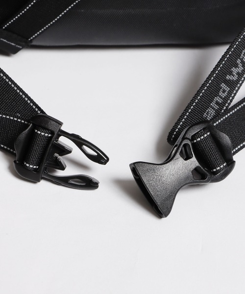 and wander（アンドワンダー）の「and wander/アンドワンダー waterproof daypack リュック（バックパック/リュック・メンズ・ブラック・FREE）」の15枚目の写真