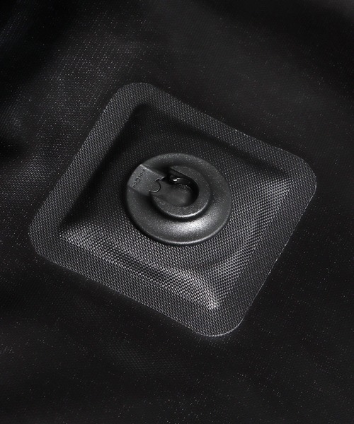 and wander（アンドワンダー）の「and wander/アンドワンダー waterproof daypack リュック（バックパック/リュック・メンズ・ブラック・FREE）」の21枚目の写真