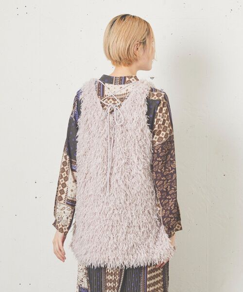 kivi(キヴィ)の「フェザーライクノースリTOPS(Tシャツ/カットソー・レディース・ブラウン/ライトグレー/ナチュラル・FREE)」の18枚目の写真