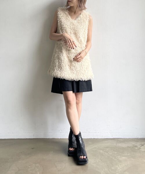 kivi(キヴィ)の「フェザーライクノースリTOPS(Tシャツ/カットソー・レディース・ブラウン/ライトグレー/ナチュラル・FREE)」の4枚目の写真