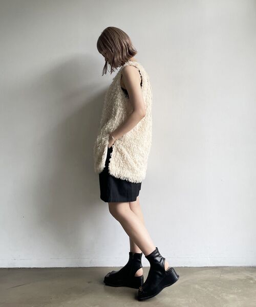 kivi(キヴィ)の「フェザーライクノースリTOPS(Tシャツ/カットソー・レディース・ブラウン/ライトグレー/ナチュラル・FREE)」の5枚目の写真