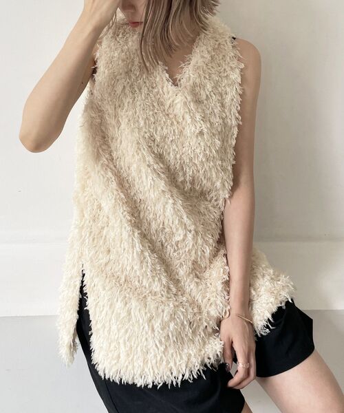 kivi(キヴィ)の「フェザーライクノースリTOPS(Tシャツ/カットソー・レディース・ブラウン/ライトグレー/ナチュラル・FREE)」の6枚目の写真