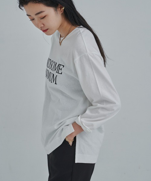 CLEARIMPRESSION （クリアインプレッション）の「HANDSOME MINIMUMロゴロングTシャツ（Tシャツ/カットソー・レディース・ホワイト/チャコールグレー・FREE）」の4枚目の写真