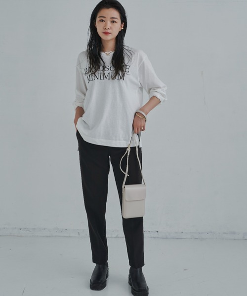 CLEARIMPRESSION （クリアインプレッション）の「HANDSOME MINIMUMロゴロングTシャツ（Tシャツ/カットソー・レディース・ホワイト/チャコールグレー・FREE）」の5枚目の写真