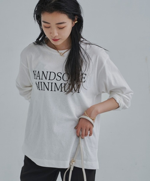 CLEARIMPRESSION （クリアインプレッション）の「HANDSOME MINIMUMロゴロングTシャツ（Tシャツ/カットソー・レディース・ホワイト/チャコールグレー・FREE）」の3枚目の写真