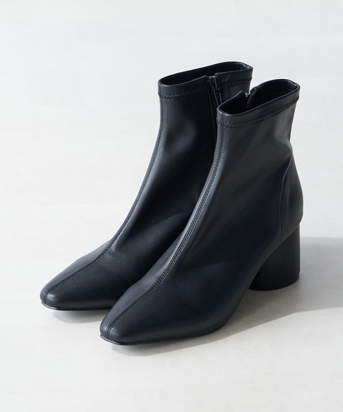 RIVE DROITE（リヴドロワ）の「ストレスフリーな履き心地/ヒールショートブーツ（ブーツ・レディース・ブラック/ベージュ・S/M/L）」の3枚目の写真