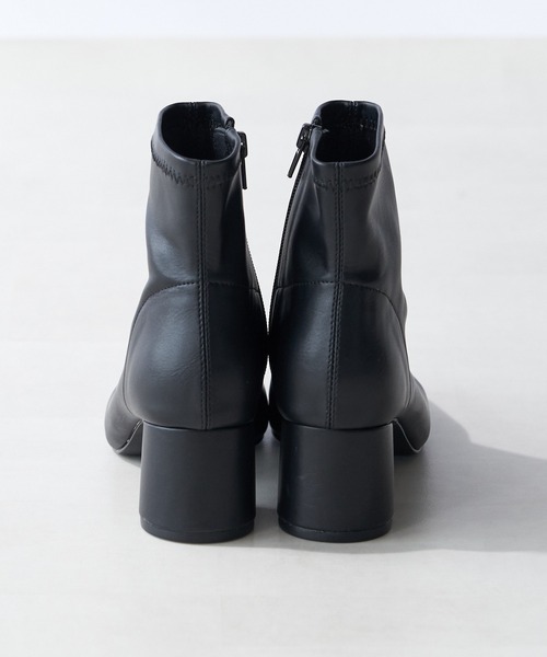 RIVE DROITE（リヴドロワ）の「ストレスフリーな履き心地/ヒールショートブーツ（ブーツ・レディース・ブラック/ベージュ・S/M/L）」の4枚目の写真