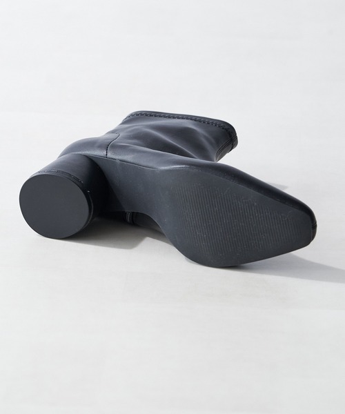 RIVE DROITE（リヴドロワ）の「ストレスフリーな履き心地/ヒールショートブーツ（ブーツ・レディース・ブラック/ベージュ・S/M/L）」の6枚目の写真