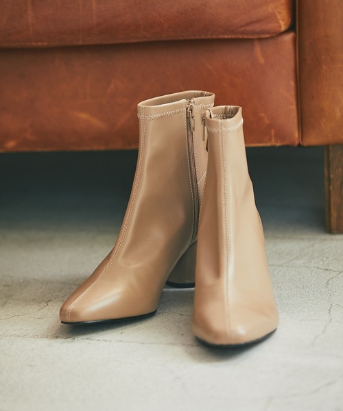 RIVE DROITE（リヴドロワ）の「ストレスフリーな履き心地/ヒールショートブーツ（ブーツ・レディース・ブラック/ベージュ・S/M/L）」の5枚目の写真