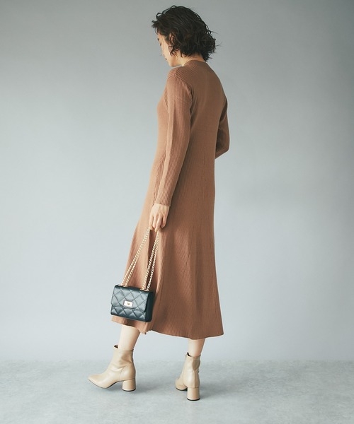 RIVE DROITE（リヴドロワ）の「ストレスフリーな履き心地/ヒールショートブーツ（ブーツ・レディース・ブラック/ベージュ・S/M/L）」の17枚目の写真