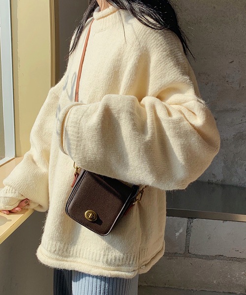 Dita Muaj.(ディータムアージュ)の「レトロショルダーバッグ(ショルダーバッグ・レディース・ブラウン・SMALL/LARGE)」の4枚目の写真