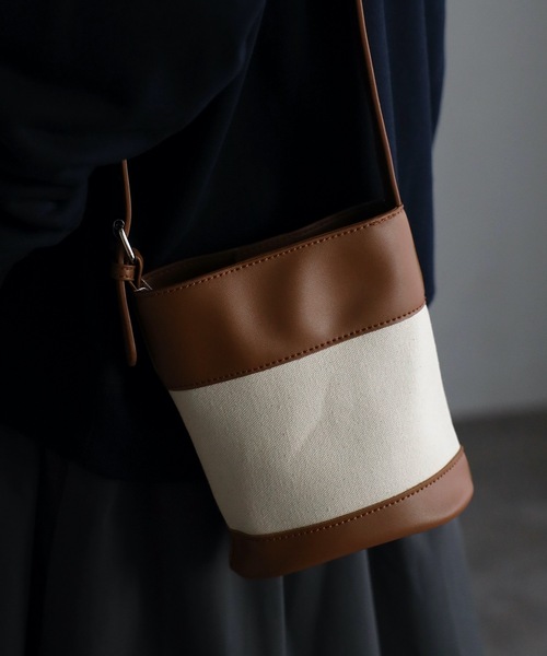 ap retro（アプレトロ）の「ショルダーバケツミニバッグ（ショルダーバッグ・レディース・ブラウン/ブラック/アイボリー/ベージュ・FREE）」の16枚目の写真