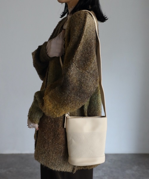 ap retro（アプレトロ）の「ショルダーバケツミニバッグ（ショルダーバッグ・レディース・ブラウン/ブラック/アイボリー/ベージュ・FREE）」の11枚目の写真