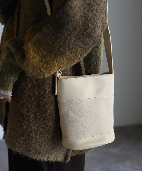 ap retro（アプレトロ）の「ショルダーバケツミニバッグ（ショルダーバッグ・レディース・ブラウン/ブラック/アイボリー/ベージュ・FREE）」の7枚目の写真