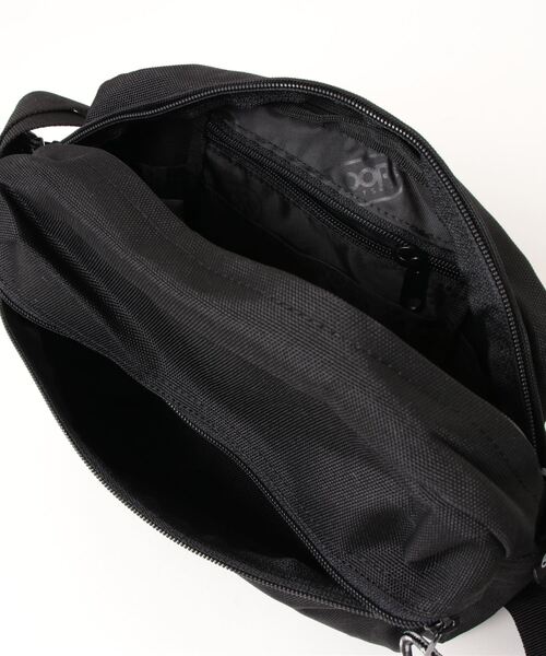 OUTDOOR PRODUCTS(アウトドアプロダクツ)の「横型ショルダーバッグ(ショルダーバッグ・メンズ・ネイビー/ブラック/スカイブルー/グレー/スミクロ・FREE)」の7枚目の写真