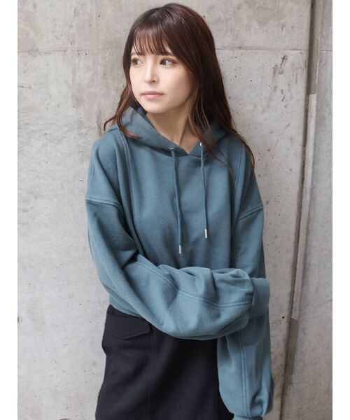 MURUA(ムルーア)の「クロップドボリュームフーディー(パーカー・レディース・ブラック/グリーン・FREE)」の4枚目の写真