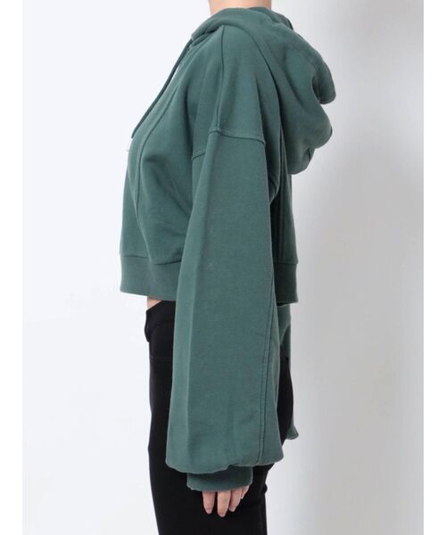 MURUA(ムルーア)の「クロップドボリュームフーディー(パーカー・レディース・ブラック/グリーン・FREE)」の16枚目の写真