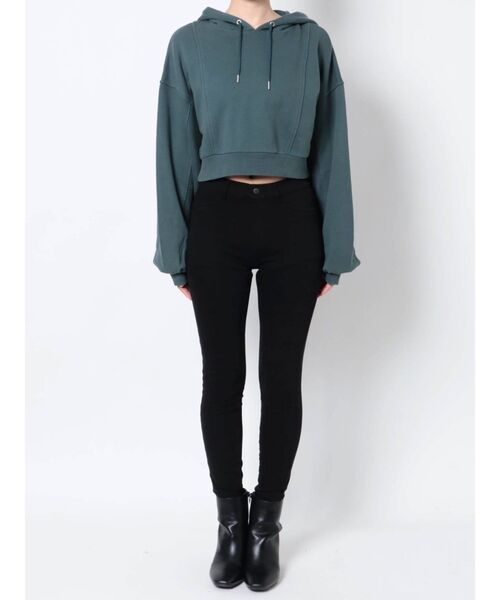 MURUA(ムルーア)の「クロップドボリュームフーディー(パーカー・レディース・ブラック/グリーン・FREE)」の5枚目の写真