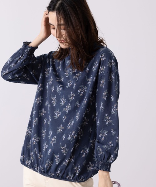BELLUNA PLUS（ベルーナ）の「シャーリング使いプリントブラウス（シャツ/ブラウス・レディース・ブラック系/その他/ネイビー系/オフホワイト・LARGE/X-LARGE/MEDIUM）」の3枚目の写真