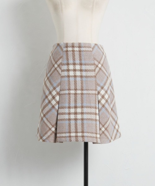 tocco closet（トッコ　クローゼット）の「チェック柄タック入り台形ミニスカート（スカート・レディース・ブラック/ベージュ・M）」の14枚目の写真