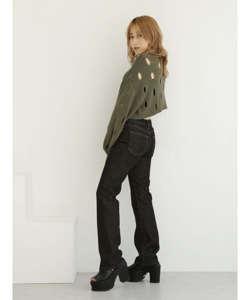 MURUA(ムルーア)の「ローライズストレートデニム(デニムパンツ・レディース・ブラック/ライトブルー・1/2)」の4枚目の写真