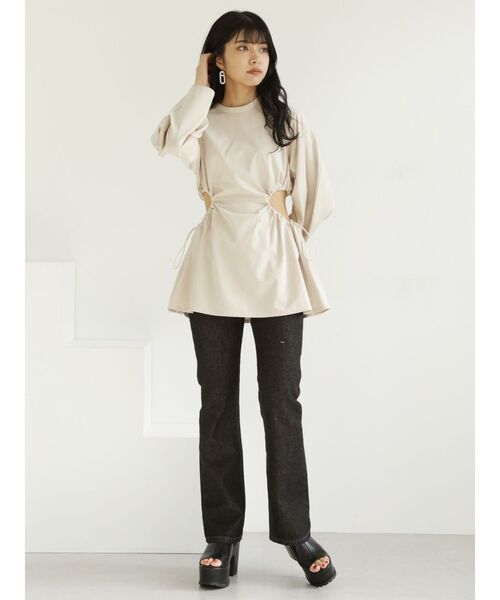 MURUA(ムルーア)の「ローライズストレートデニム(デニムパンツ・レディース・ブラック/ライトブルー・1/2)」の10枚目の写真